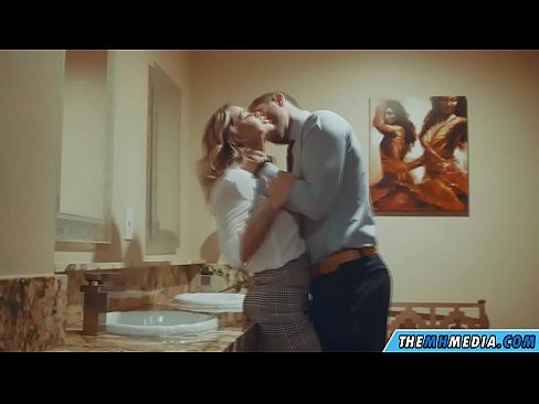 ❤️ Quando uma loira peituda o seduz em um banheiro público ️❌ Porno russo em porno pt-br.appassistance.ru ❌